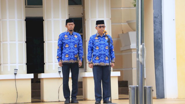 Sekretaria Daerah (Sekda) Luwu Timur, Bahri Suli pimpin upacara peringatan HUT RI ke-77 dan Hari Kesadaran Nasional lingkup pemkab Luwu Timur.