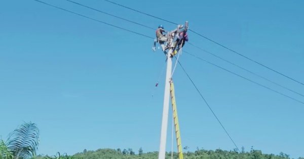 Peringati HUT RI ke 77, PLN Alirkan Listrik ke 12 Dusun di Sulsel, Sultra, dan Sulbar