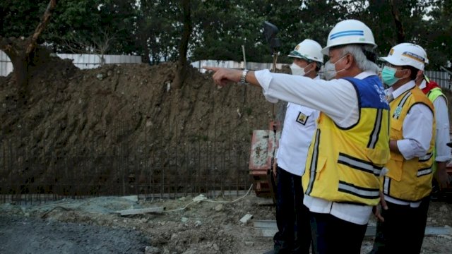 Menteri PUPR Basuki Hadimuldjono, meninjau Lokasi Gedung Politeknik PU di Kota Semarang, Kamis (18/08/2022). (Foto: Istimewa)
