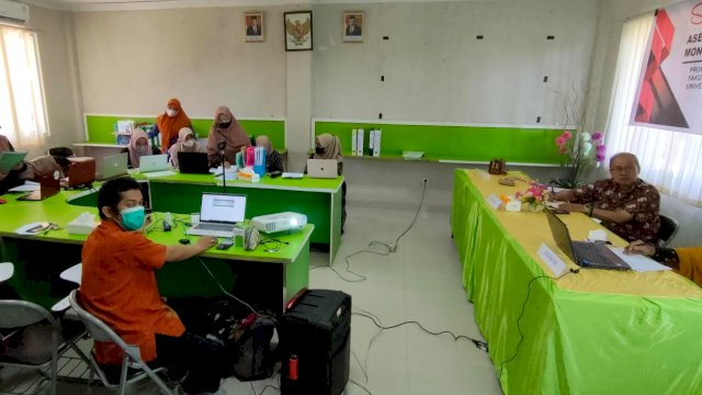 Asesmen Lapangan Daring Monitoring Evaluasi Lembaga Akreditasi Mandiri-Perguruan Tinggi Kesehatan (LAM-PT Kes), Program Diploma III Kebidanan Fakultas Ilmu Kesehatan Universitas Cokroaminoto Makassar, Jumat (19/8/2022). (Istimewa)