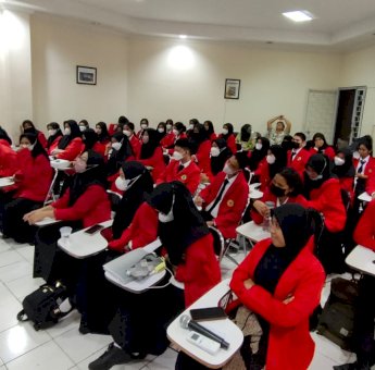 Prof Muhammad Darwis Bahasa Pemisah Dunia Binatang dan Manusia