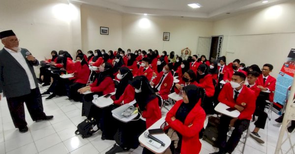 Prof Muhammad Darwis Bahasa Pemisah Dunia Binatang dan Manusia