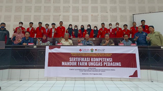 Sertifikasi Kompetensi Mandor Farm Unggas Pedaging untuk 25 mahasiswa yang digelar oleh Program Studi Teknologi Produksi Ternak, Fakultas Vokasi, Universitas Hasanuddin. (Istimewa)