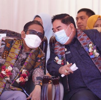 Abdul Hayat Dampingi Mahfud MD Resmikan Mal Pelayanan Publik Empat Daerah di Sulsel