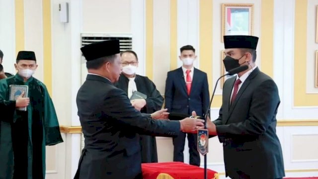 Menteri Dalam Negeri Tito Karnavian, saat melantik Kepala Satuan Manggala Praja IPDN dan Kepala Satuan Bina Pelatihan Praja IPDN, Jumat (19/08/2022). (Foto: Istimewa)