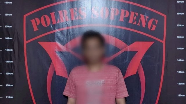 KM (35) warga Kampung Marossa, Kelurahan Ujung, Kabupaten Soppeng, ditangkap Resmob Dat Reskrim Polres Soppeng. (Istimewa)