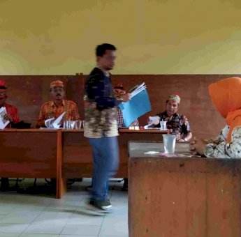 Kedapatan Selingkuh, Manajer PT KMS Diadukan ke Lembaga Adat Kedamangan Baamang