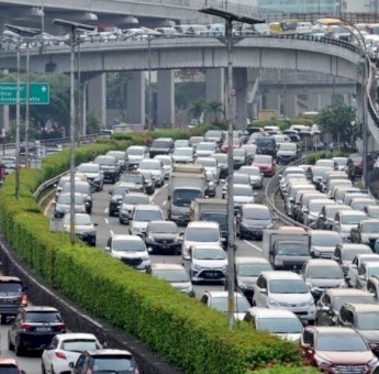 Atasi Kemacetan Lalu Lintas di Jakarta, Polisi Wacanakan Pengaturan Jam Kerja