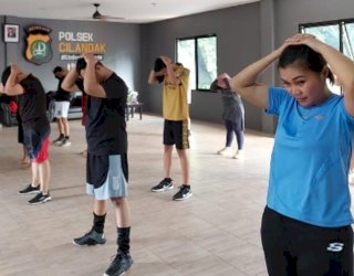 Kapolsek Cilandak Ajak Pelajar dan Pemuda Ikut Latihan Boxing dan Muay Thai Gratis
