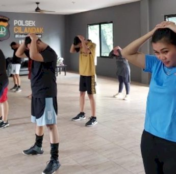 Kapolsek Cilandak Ajak Pelajar dan Pemuda Ikut Latihan Boxing dan Muay Thai Gratis