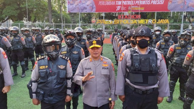 Kapolda Metro Jaya Irjen Pol Fadil Imran, bersama Tim Patroli Perintis Presisi. (Foto: Istimewa)