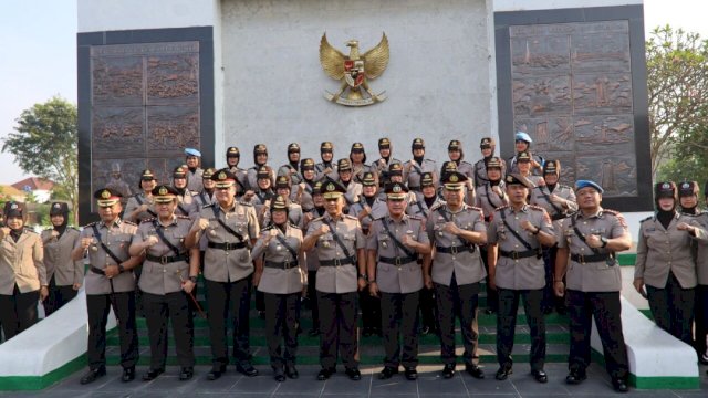 Jajaran Polda Banten Kunjungi Taman Makam Pahlawan Dalam Rangka HUT Polwan.(Istimewa)