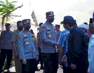 Ada Seribu Paket Bantuan Kapolri Untuk Korban Banjir Mamasa