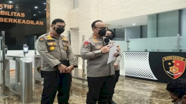 Kadiv Humas Polri Irjen Pol Dedi Prasetyo, Sampaikan Perkembangan Pemeriksaan PC. (Foto: Istimewa)