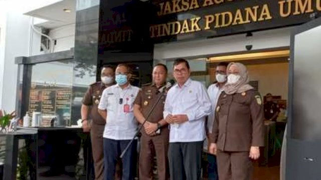 Jaksa Agung Muda Tindak Pidana Umum (Jampidum) Kejaksaan Agung (Kejagung), Fadil Zumhana, memberikan konferensi pers di Gedung Kejagung, Jakarta, Senin, 29 Agustus 2022. (Istimewa)