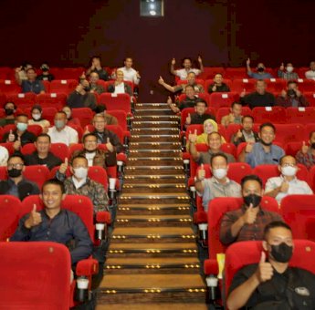 Kapolda Jatim Ajak PJU dan Anggota Nobar Film ‘Kisah Nyata’ Sayap-sayap Patah
