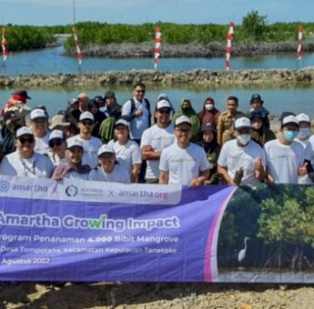 PT Amartha Tanam Ribuan Magrove di Pulau Tanakeke, Takalar