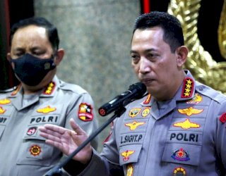 Kapolri Beri Kenaikan Pangkat Pati Dua Polwan