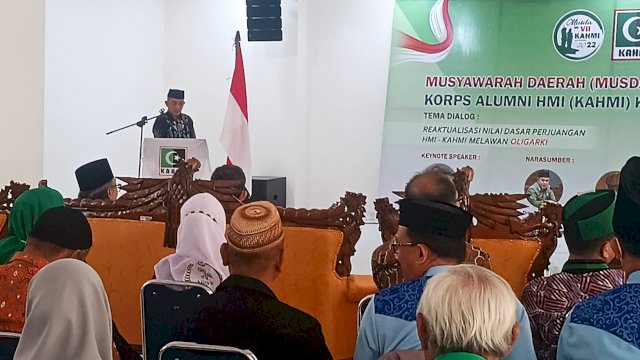 Ket : Inspektur Kota Parepare, Husni Syam mewakili Wali Kota Parepare Taufan Pawe saat memberikan sambutan sekaligus membuka pelaksanaan Musda ke-7 KAHMI Kota Parepare (Foto : Mulyadi Ma'ruf/Republiknews.co.id)