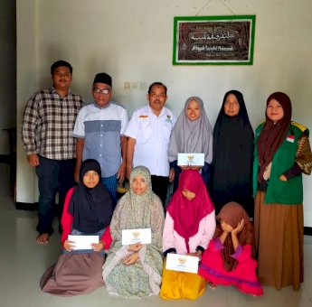 BAZNAS Luwu Timur Beri Bantuan Perlengkapan Sekolah untuk Santri Yatim di Ponpes Miftahul Ulum Kalaena