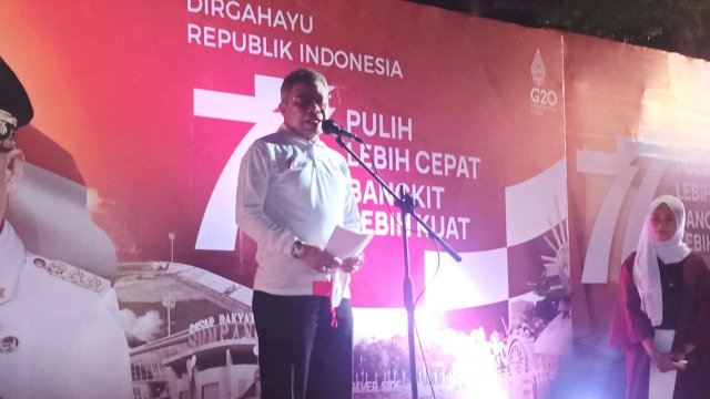 Ket : Wali Kota Parepare, Taufan Pawe saat membawakan sambutan sekaligus membuka dan melepas Lomba Gerak Jalan Tingkat Pelajar se-Kota Parepare (Foto : Mulyadi Ma'ruf/Republiknews.co.id)