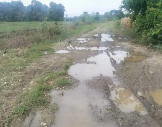 Akses Jalan Warga Rusak Parah, Anggota DPRD Luwu Timur Usulkan Perbaikan