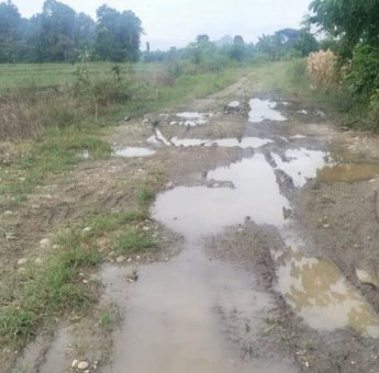 Akses Jalan Warga Rusak Parah, Anggota DPRD Luwu Timur Usulkan Perbaikan