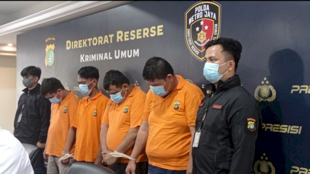 Empat pelaku pencurian Modus Gembos Ban Ditangkap, Satu DPO Dalam Pengejaran (Foto: Wahyu Widodo/Republiknews.co.id)
