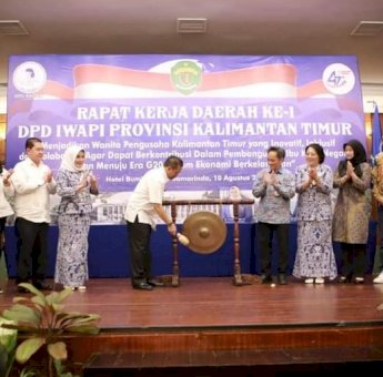 Hadi Mulyadi Buka Rakerda IWAPI Kaltim 2022