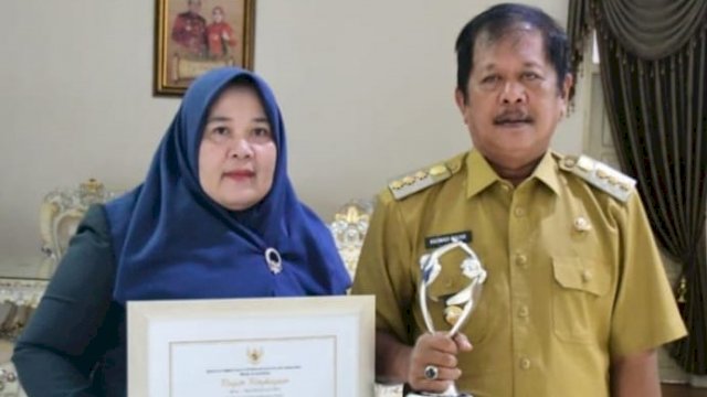Bupati Soppeng Andi Kaswadi Razak, bersama Kepala DP3APPKB Andi Husniati. (Istimewa)