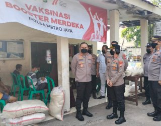 Polres JakBar Targetkan Vaksinasi Booster 32 Ribu Orang dari 13 Titik di Wilayahnya