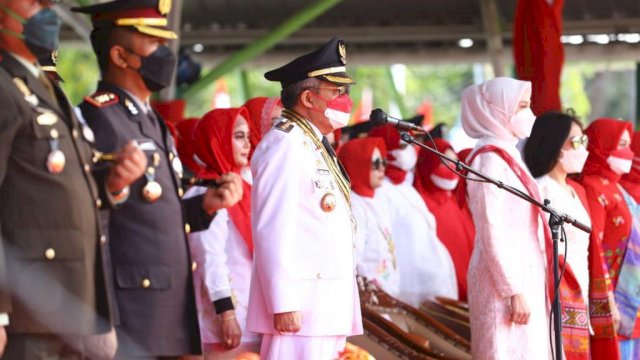 Wali Kota Parepare, Taufan Pawe Saat menjadi Inspektur Upacara peringatan detik-detik proklamasi kemerdekaan HUT RI ke-77 di Lapangan Andi Makkasau. (Foto : Humas Pemkot Parepare)