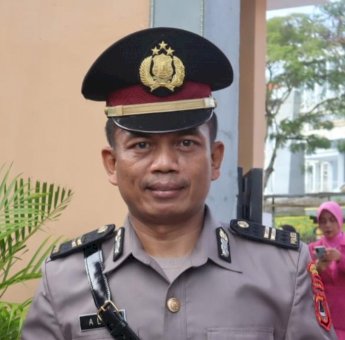 Jadi Komandan Upacara Penurunan Bendera HUT RI Ke-77, Kanit Regident Samsat Soppeng Diganjar Naik Pangkat