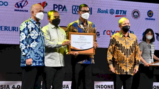  PT PLN berhasil meraih sertifikat INDI 4.0 dengan skor 3.5. (Dok. PLN UIP Sulawesi)