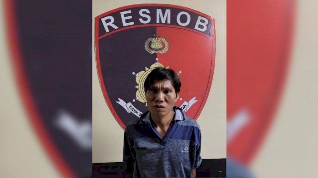 SH pelaku persetubuhan anak kandung saat diamankan polisi (Istimewa)