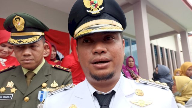 Bupati Gowa Adnan Purichta Ichsan saat ditemui di Lapas Perempuan Kelas II A Sungguminasa, belum lama ini.(Foto: Chaerani)