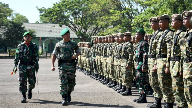 Ket : Pangdam XIV Hasanuddin Mayjen TNI Andi Muhammad saat menghadiri penutupan Latsarmil Komcad Tahun 2022, di Mako Rindam XIV/Hasanuddin, Jalan Poros Malino, Pakatto, Jumat, (26/08). (Dok. Kodam XIV Hasanuddin)