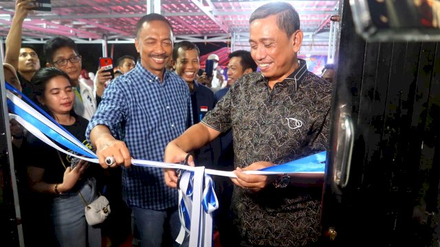 Bupati Wajo dan Wakil Bupati Wajo, Amran Mahmud-Amran Kompak hadiri Peresmian Pasar Mini Sengkang.(Istimewa)