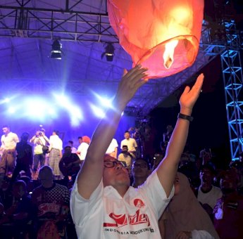 Indonesia Mendukung IKN, Pelepasan Lampion Meriahkan Pembukaan Festival Sandeq 2022