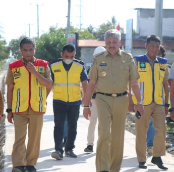 Bupati Pinrang Tinjau Pengerjaan Ruas Jalan