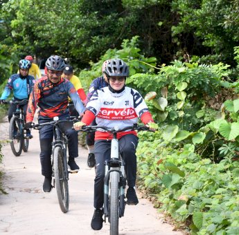 DPD II Golkar Luwu Utara Gelar Sepeda Santai Hadiah Utamanya Sapi