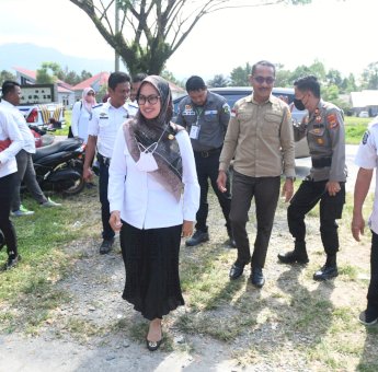 Pantau Pelaksanaan Pemilihan, Bupati Indah Minta Cakades Terima Hasil Pilkades