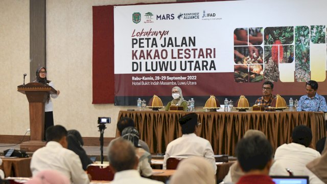 Bupati Luwu Utara Indah Putri Indriani membuka lokakarya peta jalan kakao lestari di Luwu Utara melalui program Sustainable Farming in Tropical Asian Landscapes (SFITAL). FOTO/PROTOKOL
