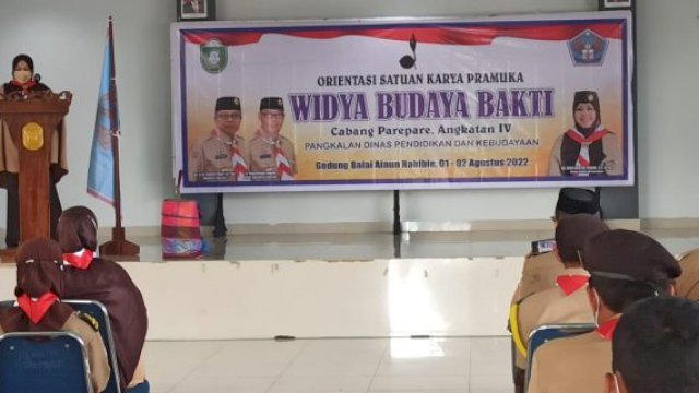 Ket : Erna Rasyid Taufan menghadiri Orientasi Satuan Karya Pramuka Widya Budaya Bakti Cabang Parepare Angkatan IV