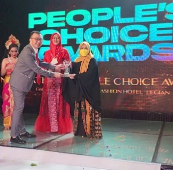 Erna Rasyid Taufan Raih Dua Penghargaan Bergengsi Internasional