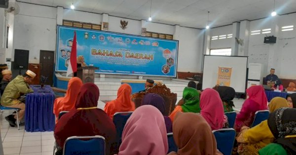 Erna Rasyid Taufan Tunjukkan Kepedulian Terhadap Pelestarian Bahasa Daerah