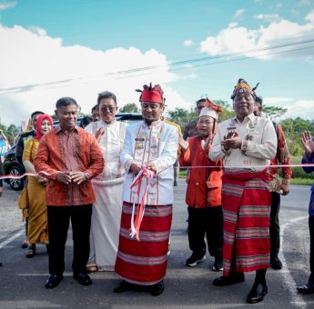Gubernur Andi Sudirman Resmikan Ruas Batupapan – Bandara Pongtiku – Batas Torut, Tuntaskan Penanganan Sepanjang 9,1 km