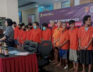 Polisi Bekuk 16 Tersangka Judi dan Narkoba di Jaksel