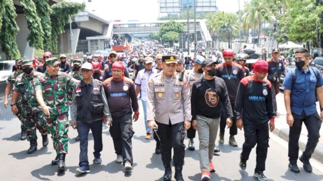 Unras Buruh Menuju DPR RI Berjalan Damai, TNI - POLRI Ikuti Long March.(Istimewa)