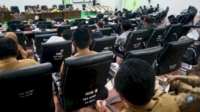 Suasana rapat pembahasan Ranperda DI DPRD Soppeng. (Ist)